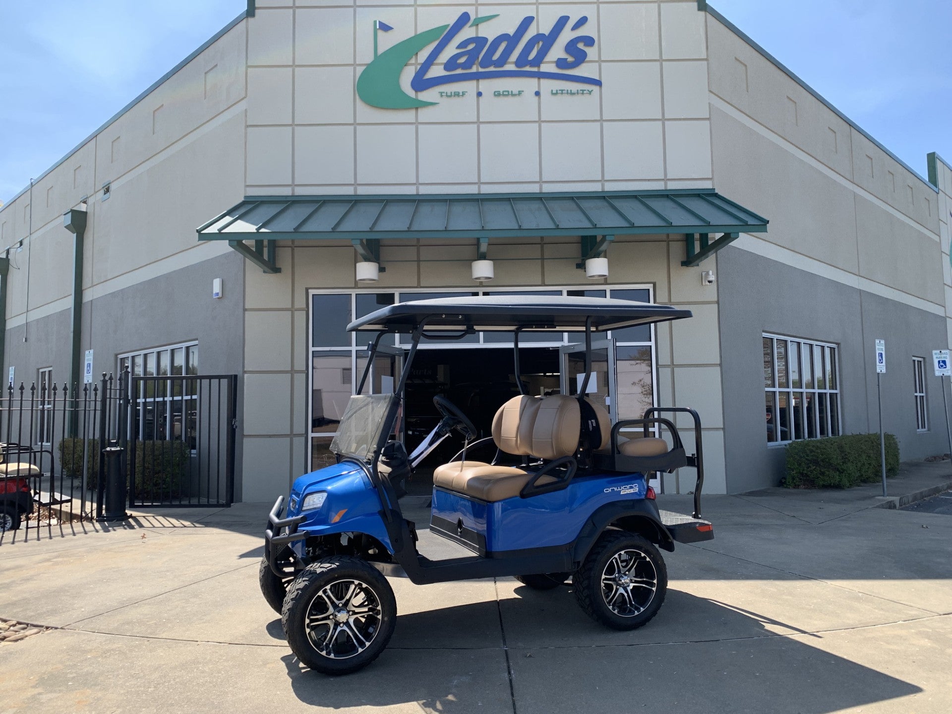 2026 | Club Car Onward Lifted 4 Passenger - HP Lithium