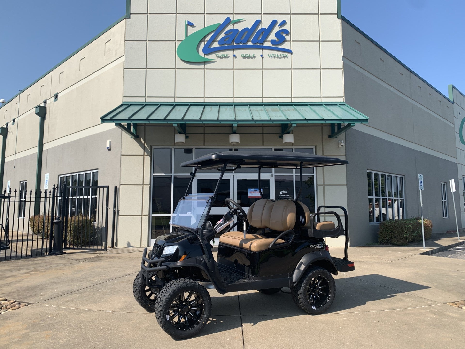 2027 | Club Car Onward Lifted 4 Passenger - Lithium Ion