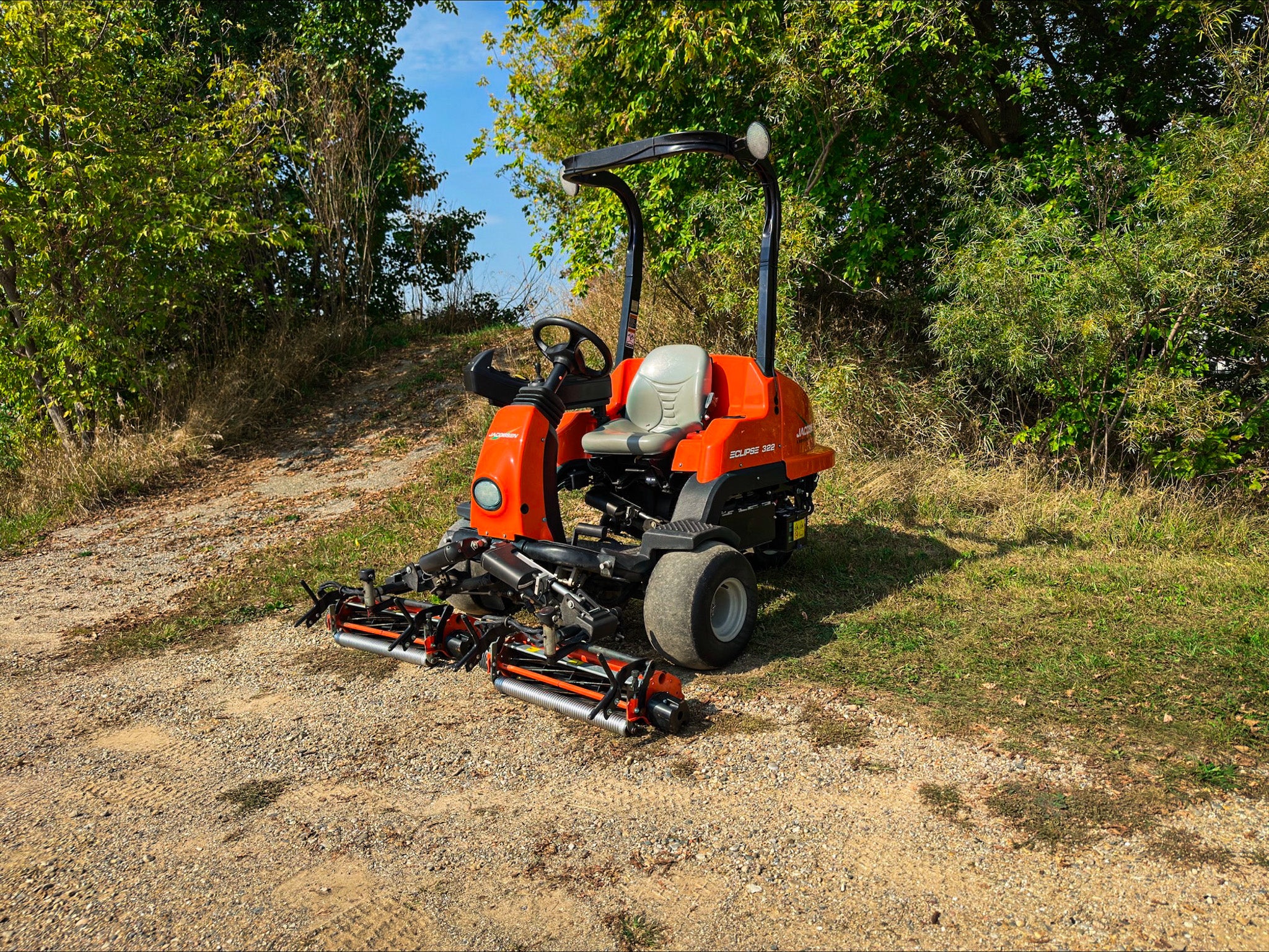 Jacobsen Eclipse 322 Greens Mower - Hybrid