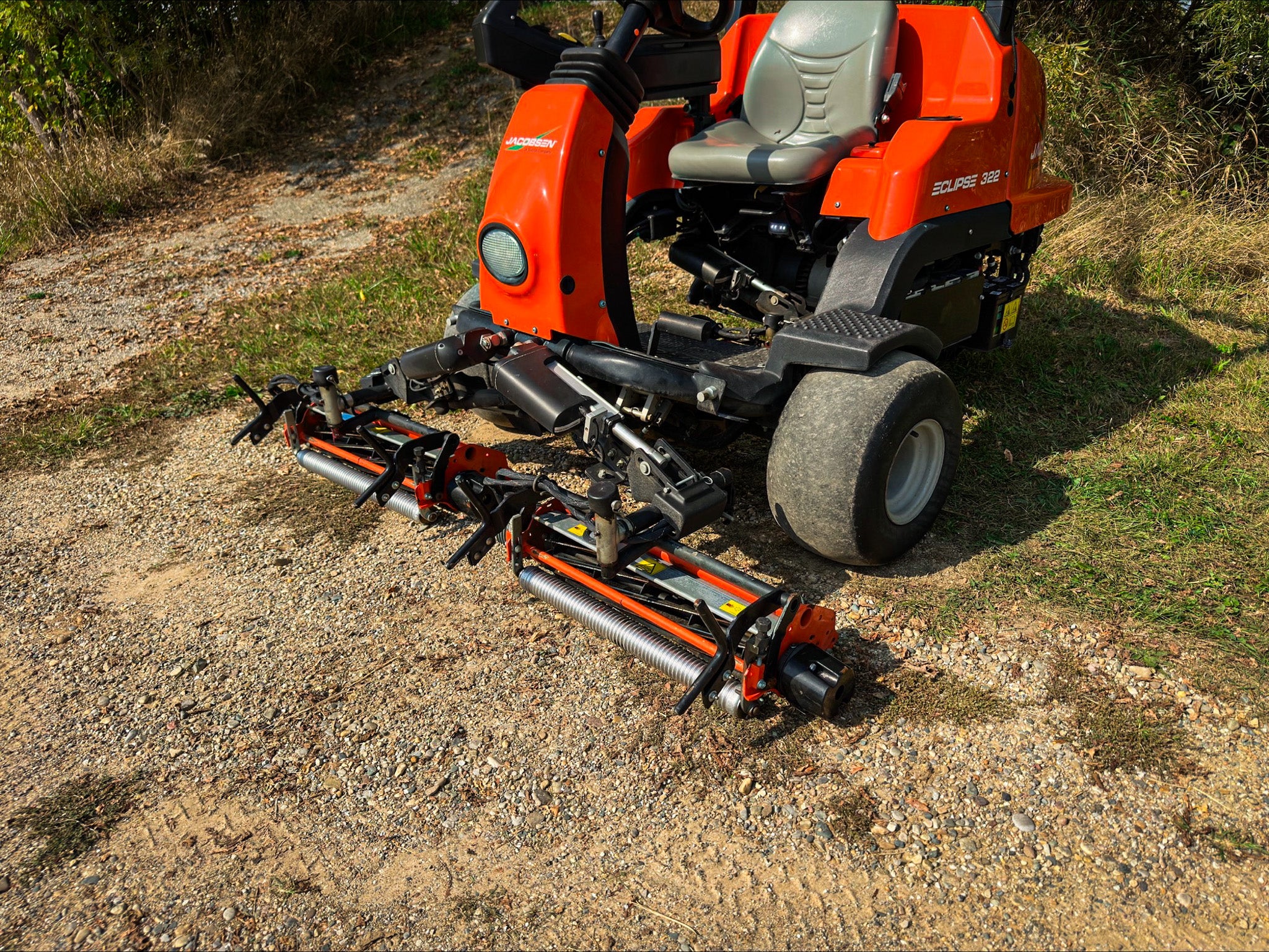 Jacobsen Eclipse 322 Greens Mower - Hybrid