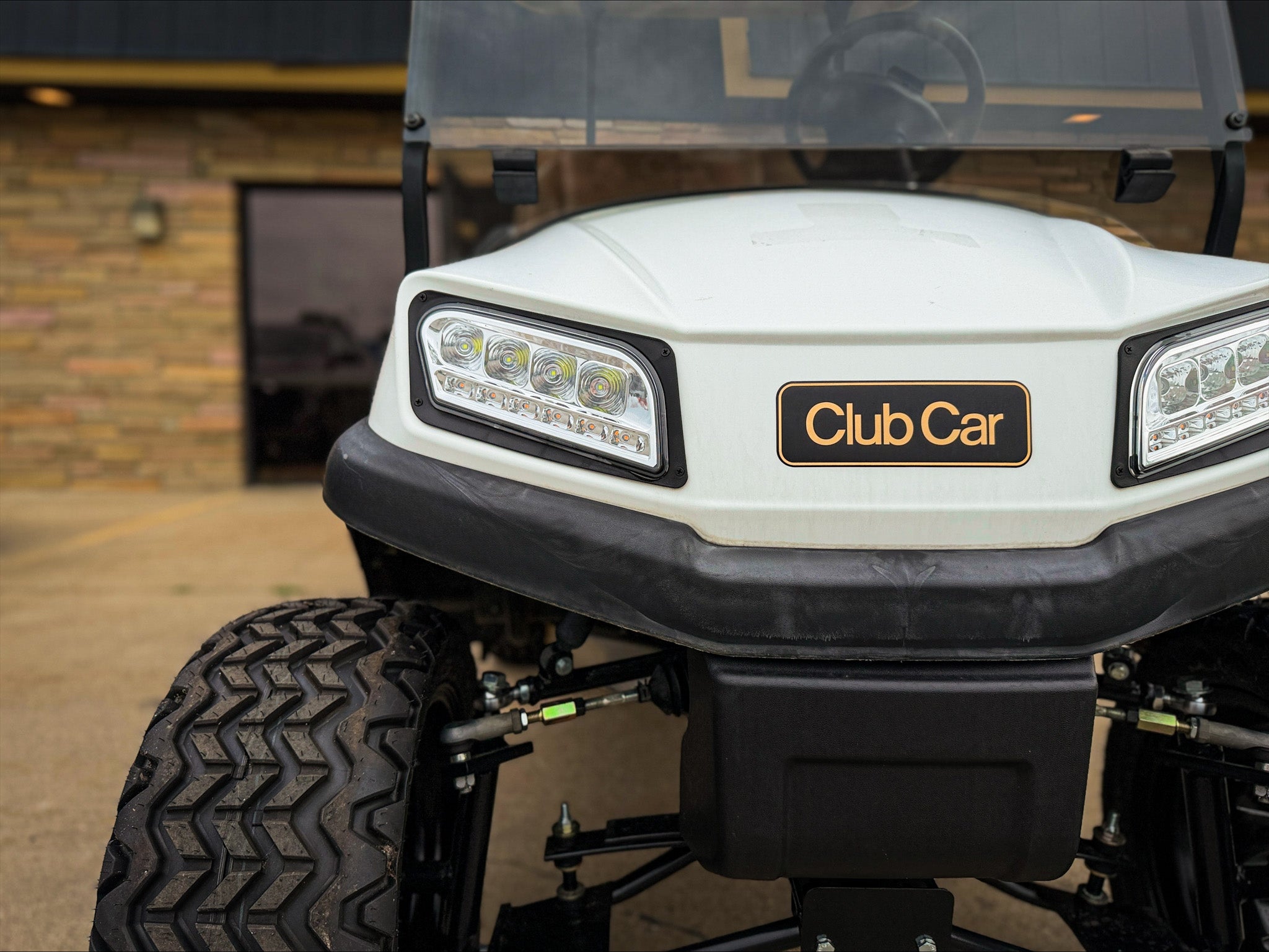 2022 | Club Car Tempo Lifted 4 Passenger - Electric