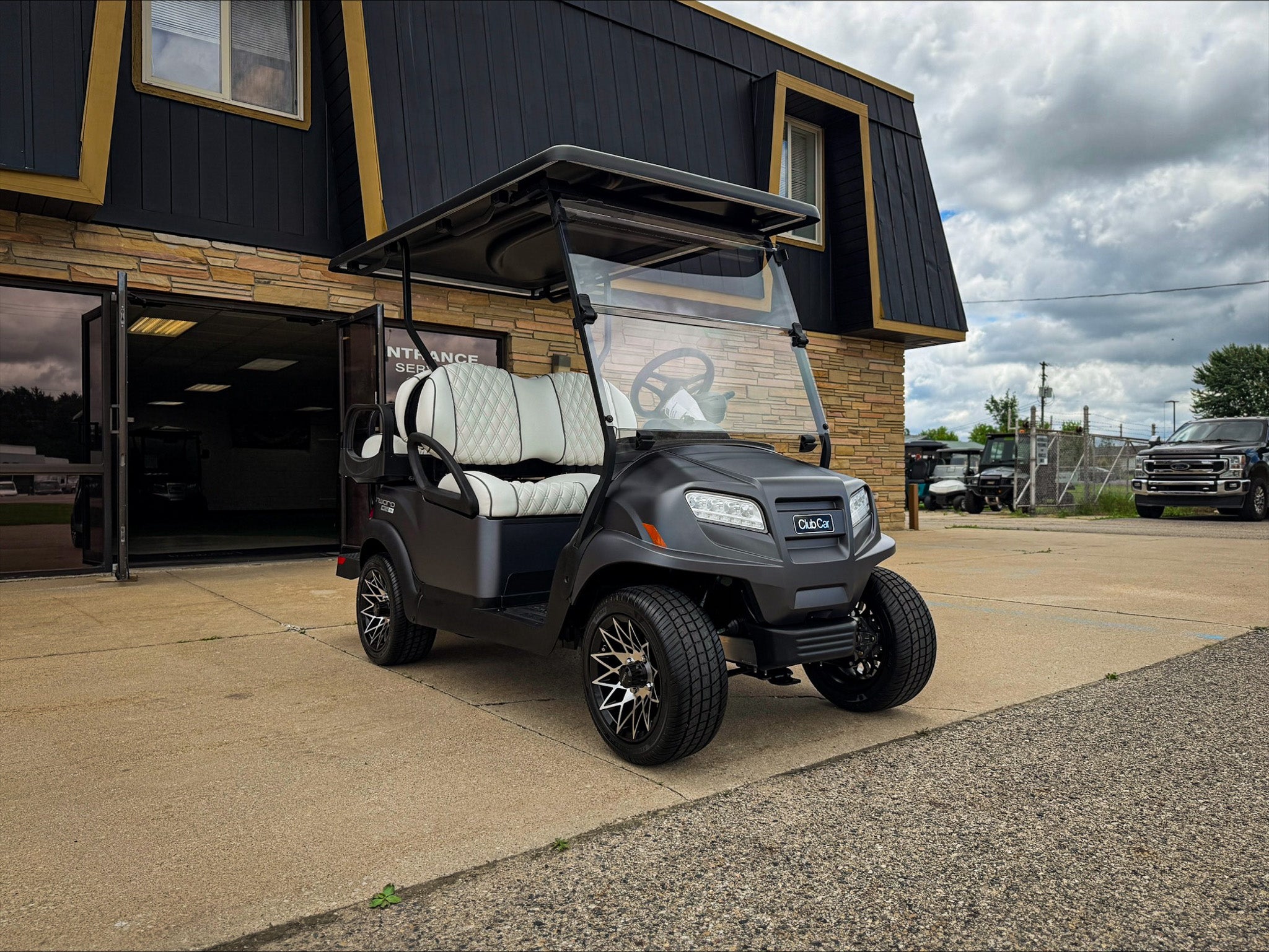 2027 | Club Car Onward 4 Passenger - Lithium Ion