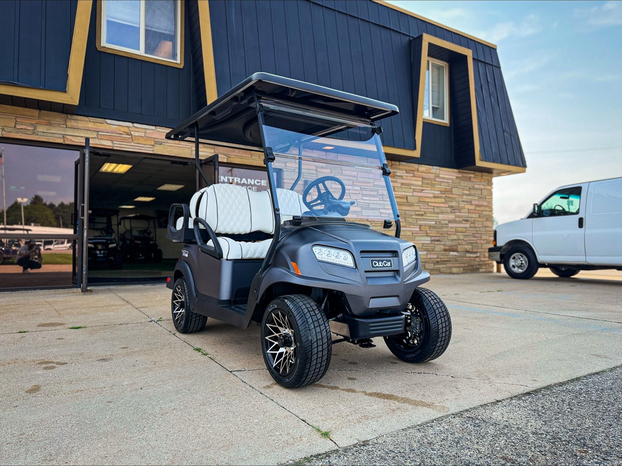 2027 | Club Car Onward 4 Passenger - Lithium Ion