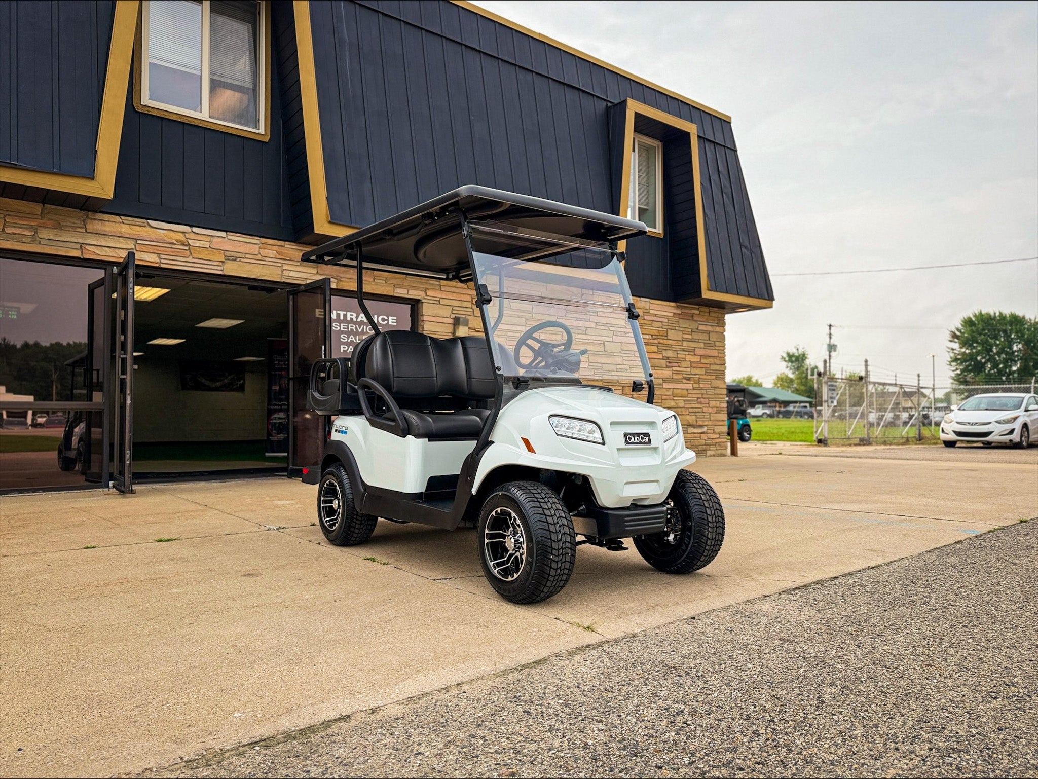 2027 | Club Car Onward 4 Passenger - XR Lithium Ion