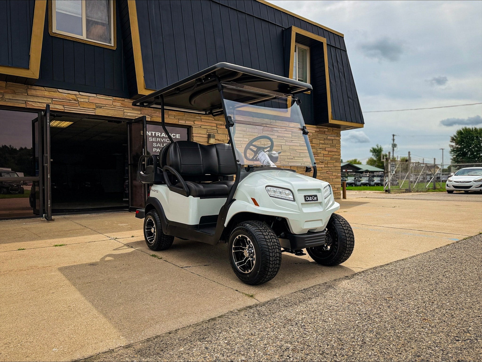 2027 | Club Car Onward 4 Passenger - Gas