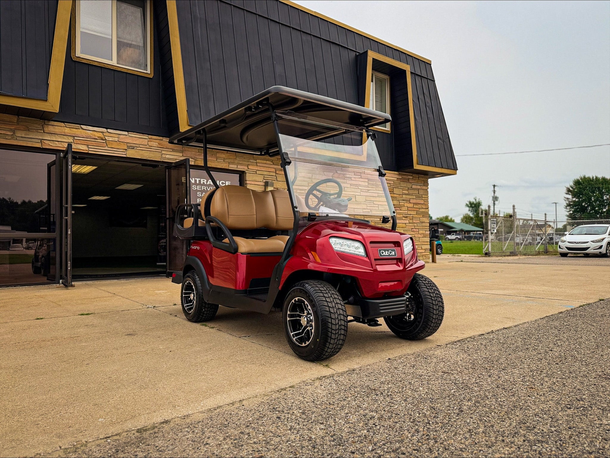 2027 | Club Car Onward 4 Passenger - Electric